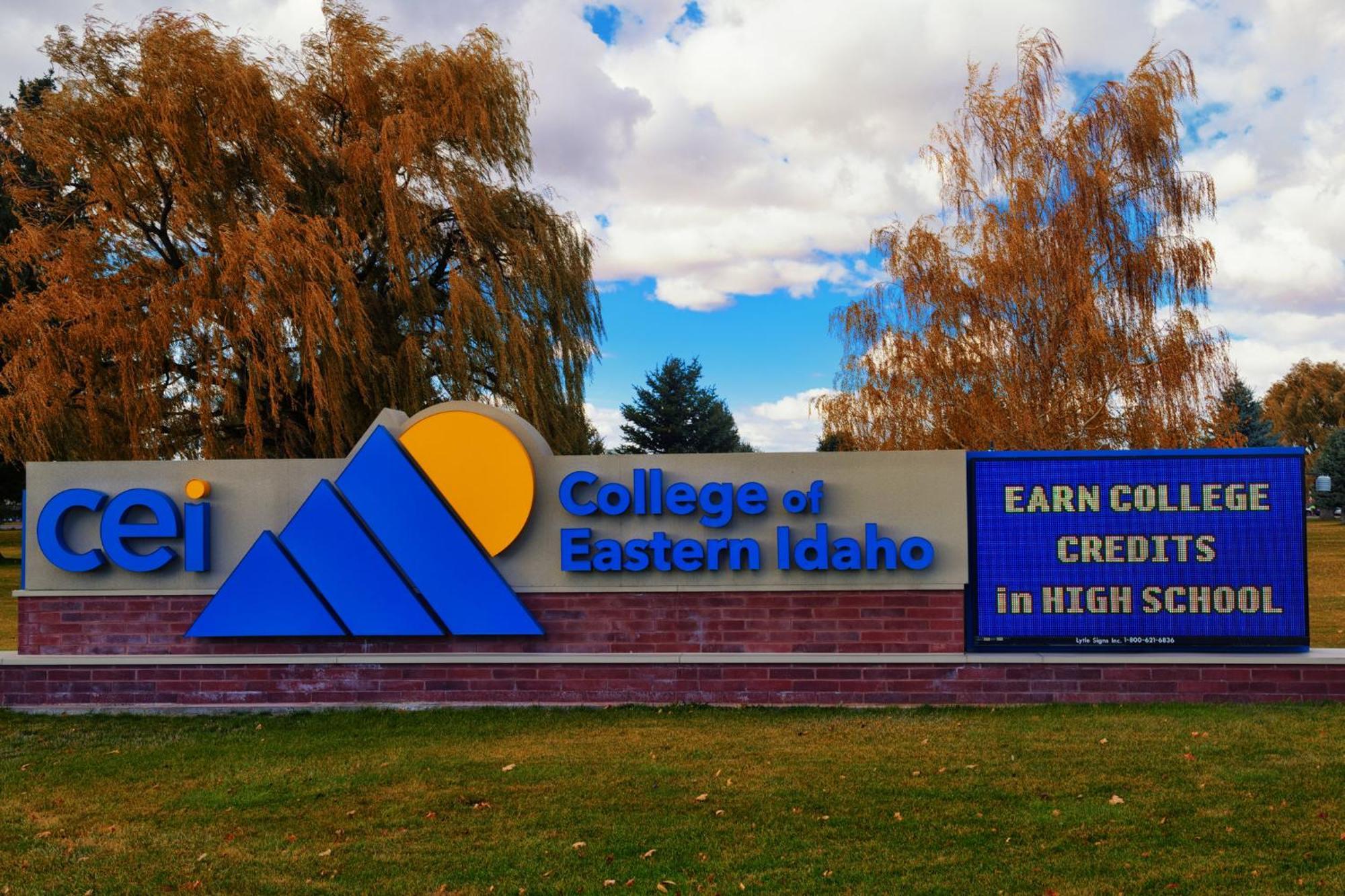 Holiday Inn Express Hotel & Suites Idaho Falls By Ihg Экстерьер фото