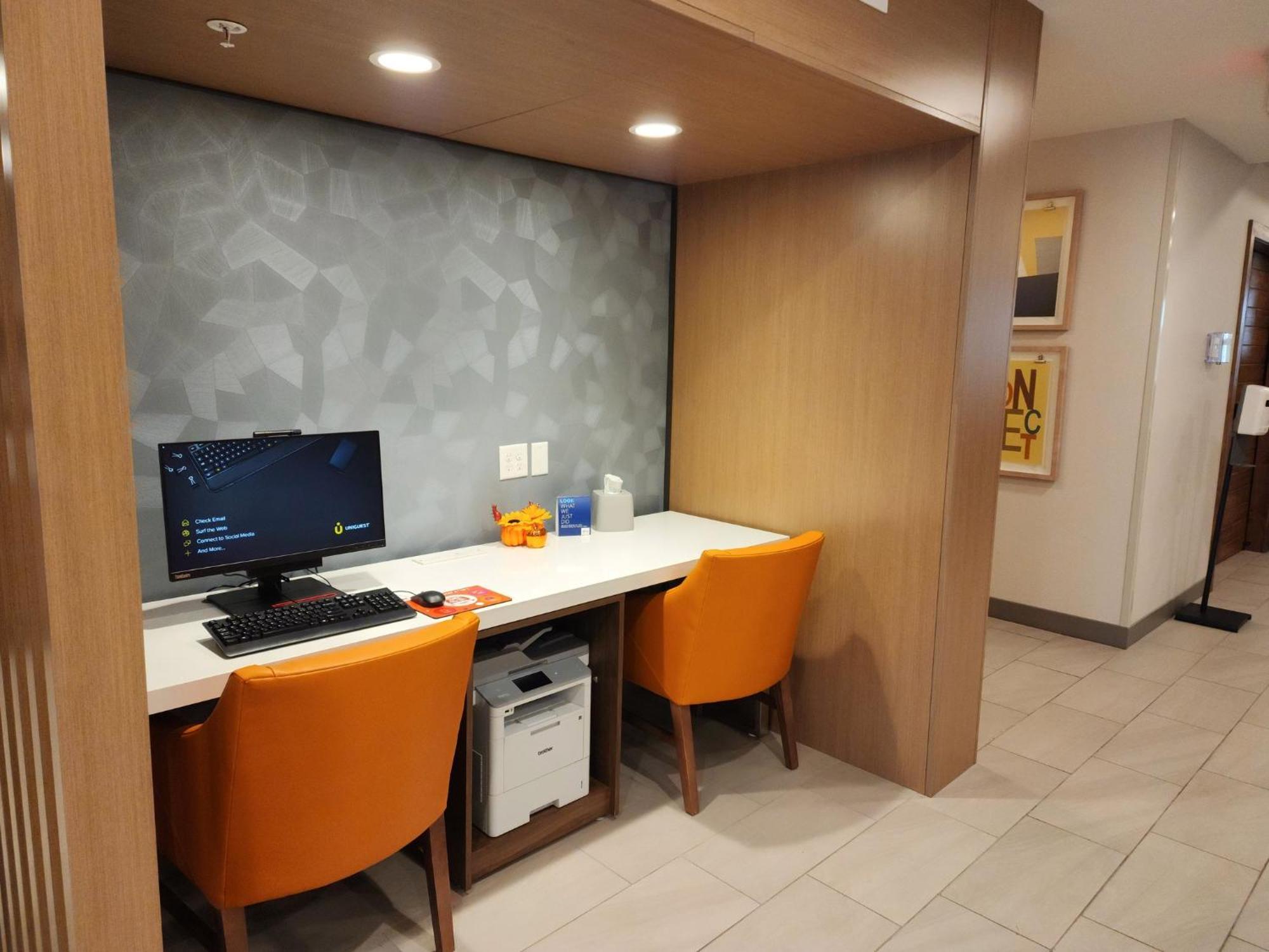 Holiday Inn Express Hotel & Suites Idaho Falls By Ihg Экстерьер фото