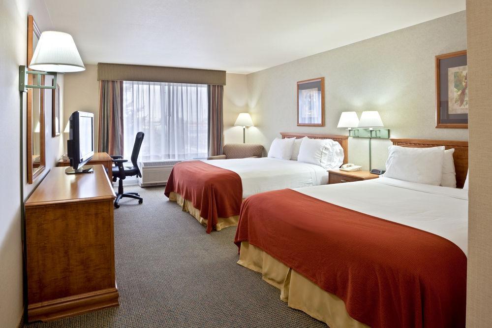 Holiday Inn Express Hotel & Suites Idaho Falls By Ihg Номер фото