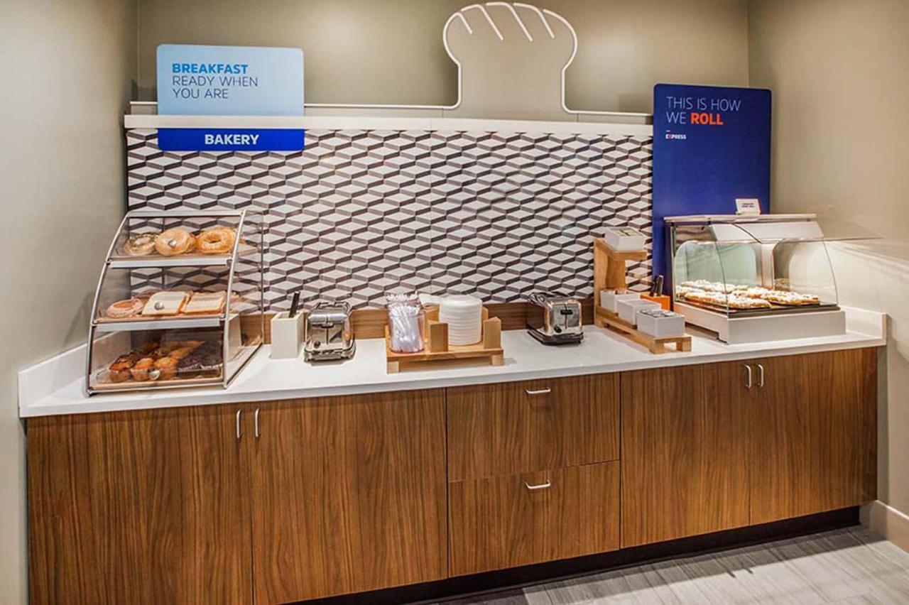 Holiday Inn Express Hotel & Suites Idaho Falls By Ihg Экстерьер фото